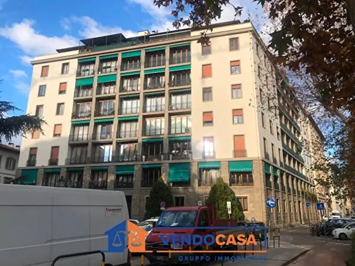 Appartamento con 5 locali in vendita in Viale Giacomo Matteotti a, Firenze