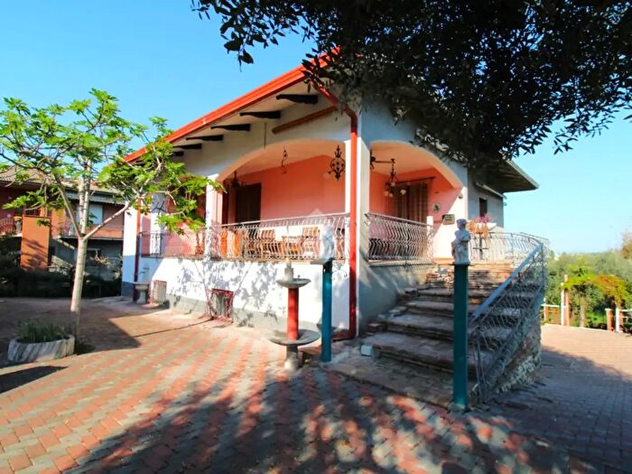 Casa con 5 locali in vendita in Via Ponte Ospedaletto, Longiano