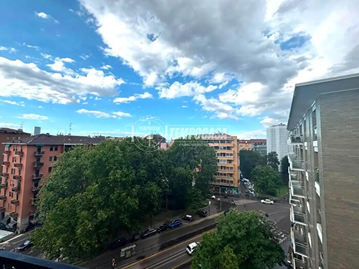 Appartamento trilocale in affitto in Via Pietro Orseolo, Milano