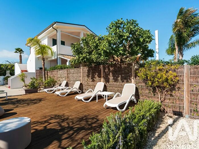 Appartamento trilocale in vendita in Strada Costa Reitani, Noto