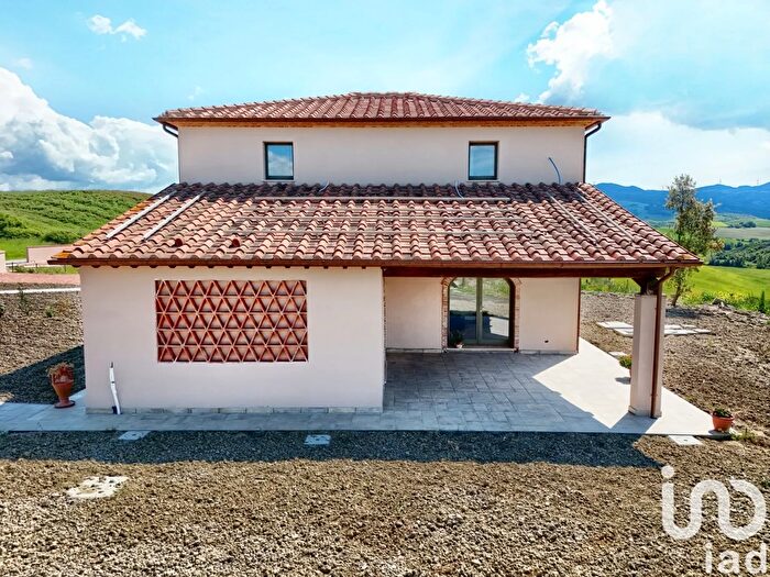 Casa con 7 locali in vendita in Strada Vicinale dellUccelliera, Lajatico