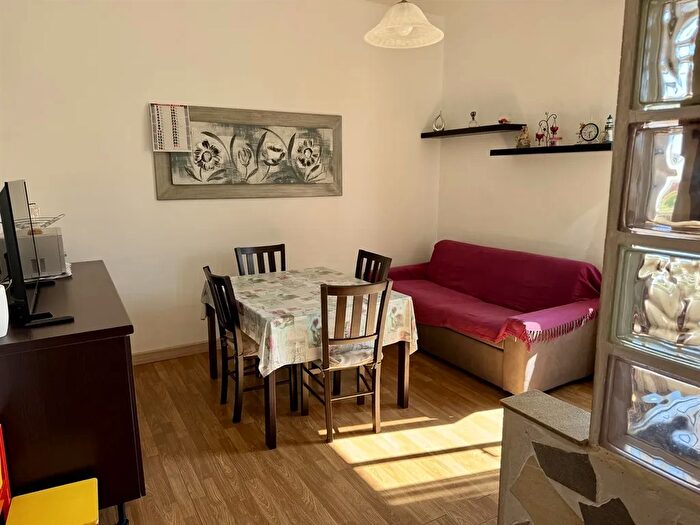 Appartamento trilocale in vendita in Lungomare delle Meduse, Pomezia