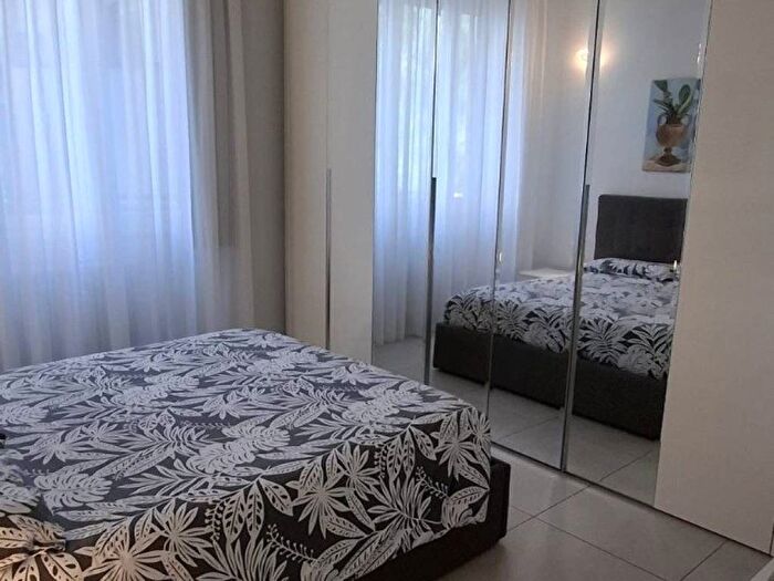 Appartamento bilocale in affitto in Viale Legioni Romane, Bande Nere, Milano
