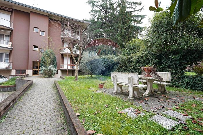 Appartamento trilocale in vendita in Via Eugenio Curiel, Mezzago