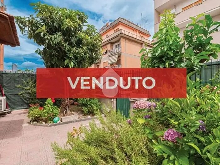 Appartamento bilocale in vendita in Via Gerolamo Mercuriale, Roma