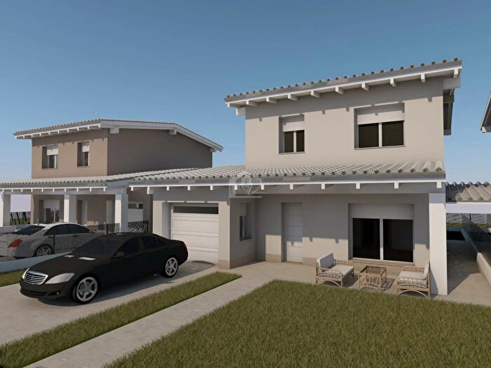 Casa con 6 locali in vendita in Luzzara