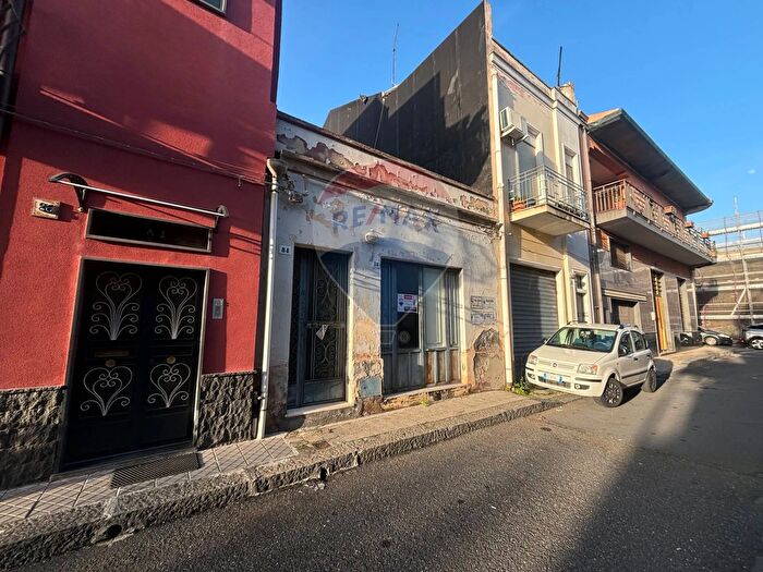 Appartamento con 6 locali in vendita in Via XV Traversa, Belpasso