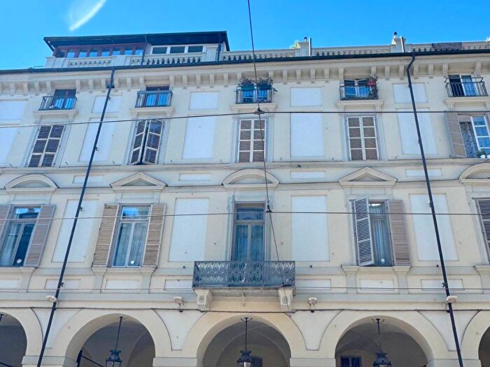 Appartamento bilocale in affitto in Via Po, Via Roma, Torino