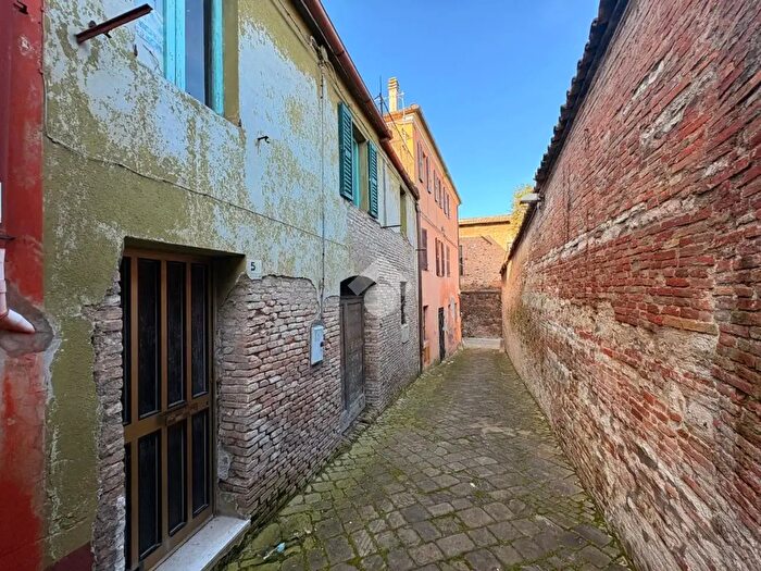 Casa con 5 locali in vendita in Via Felice Cavallotti, Fabriano