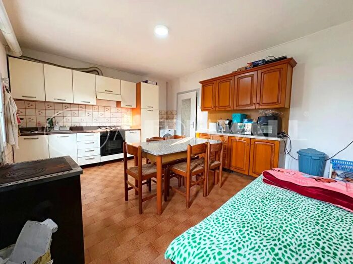 Casa con 7 locali in vendita in Via Rovereto, Cordignano