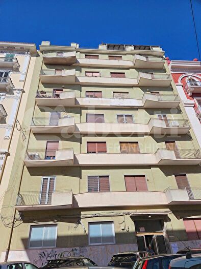 Appartamento con 5 locali in vendita in Via Crispi, Taranto