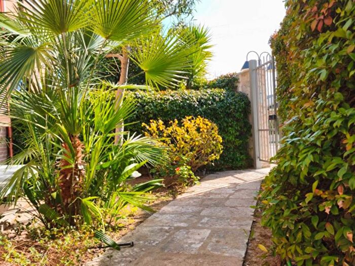 Casa quadrilocale in affitto in via salvatore liddo, Castel del Monte, Andria