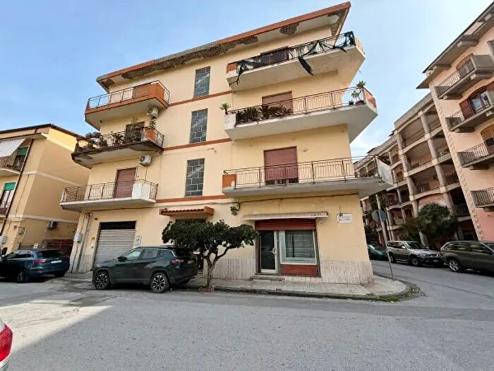 Appartamento con 5 locali in vendita in Via Generale Angelo Cambria, Barcellona Pozzo Di Gotto