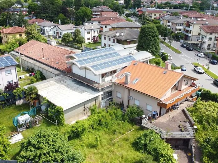 Casa quadrilocale in vendita in Via Colugna, Udine