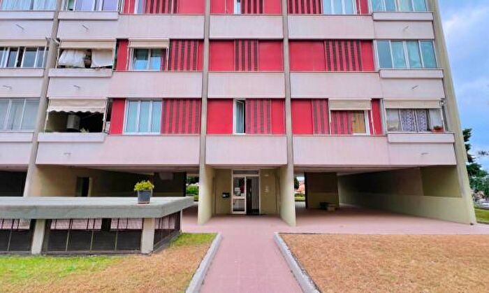 Appartamento con 6 locali in vendita in Via Luciano Romagnoli, Savona