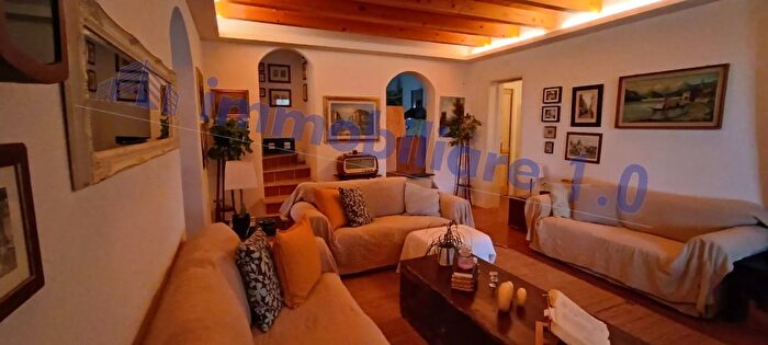 Casa con 8 locali in vendita in Via Pietro Toselli Buseto Palizzolo, Buseto Palizzolo