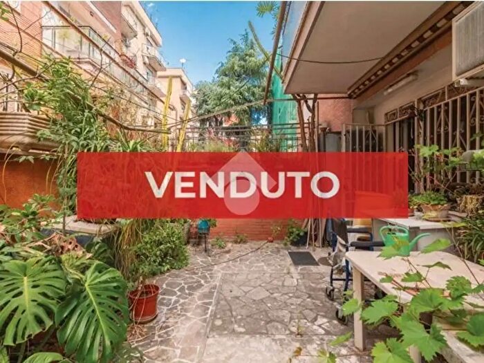 Appartamento quadrilocale in vendita in Via Aureliano Pertile, Roma