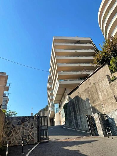 Appartamento con 6 locali in vendita in Viale Regina Margherita Messina, Messina