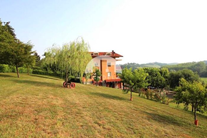 Casa con 6 locali in vendita in Strada Robè Giusta, Mondovi