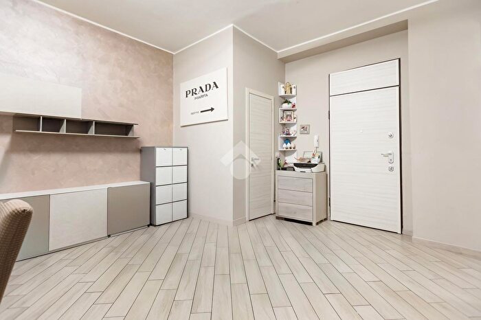 Appartamento bilocale in affitto in Via Lorenteggio, Milano