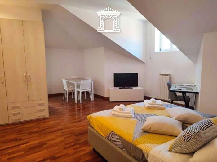 Appartamento bilocale in affitto in via Felice Venezian, Città Vecchia, Trieste