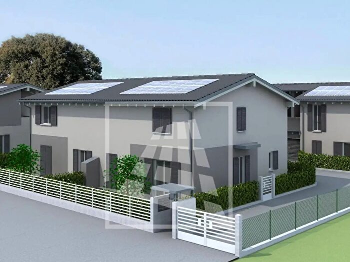 Casa quadrilocale in vendita in Via FLli Rosselli, Reggio Emilia