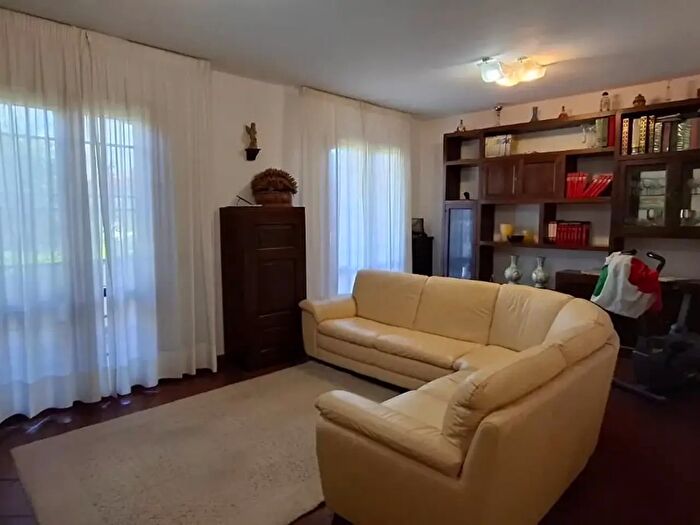 Casa con 6 locali in vendita in Aldo Moro, Poggio A Caiano