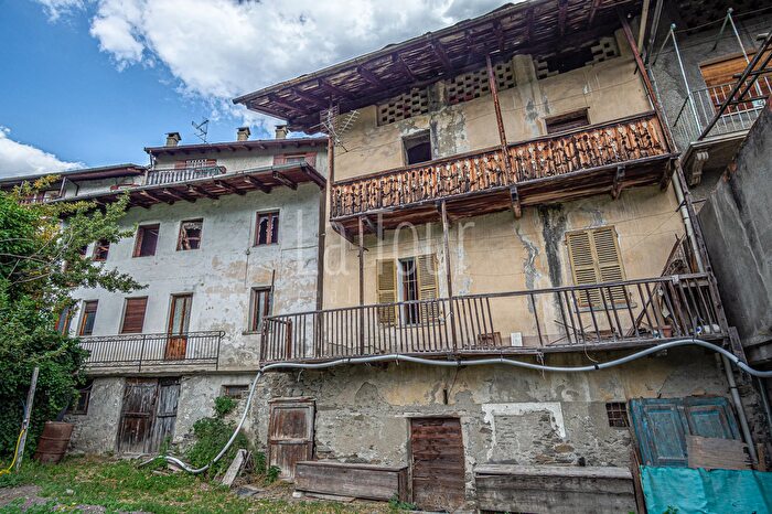 Casa con 13 locali in vendita in Frazione Micheley, Aymavilles