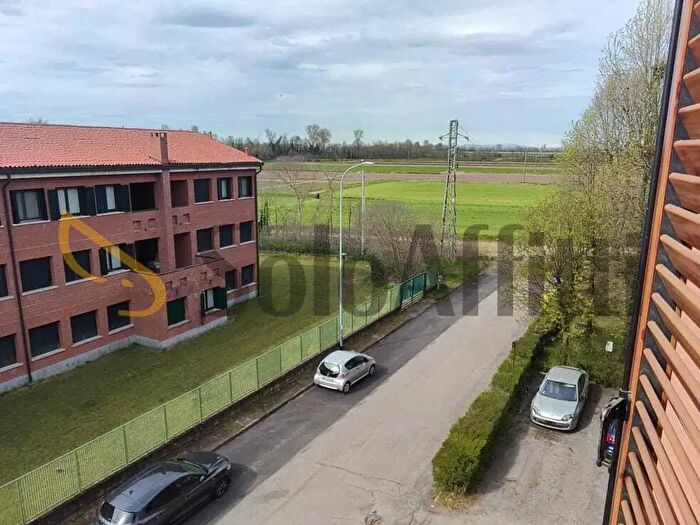Appartamento quadrilocale in affitto in Via Bruno Buozzi, Pavia