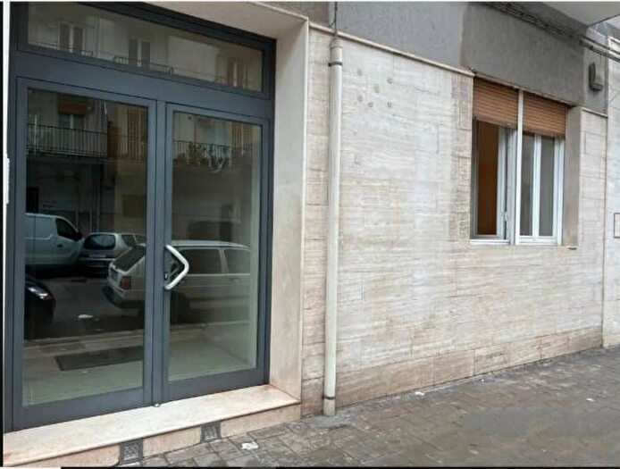 Appartamento trilocale in vendita in Via Rintone, Taranto