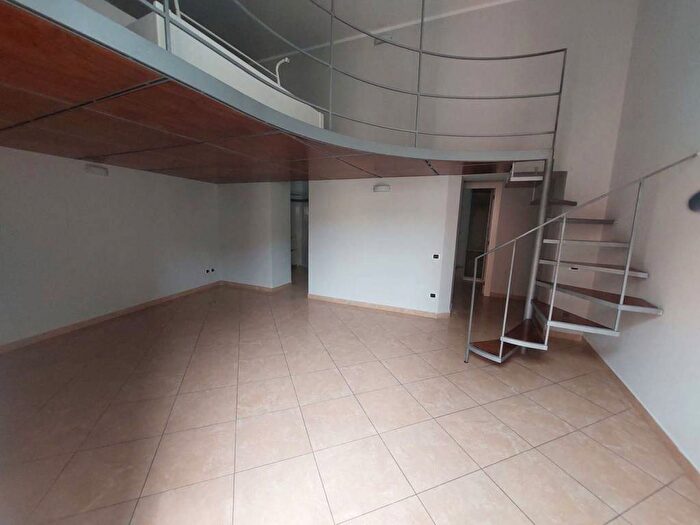 Appartamento trilocale in affitto in via pergolesi, Anfiteatro, Pozzuoli