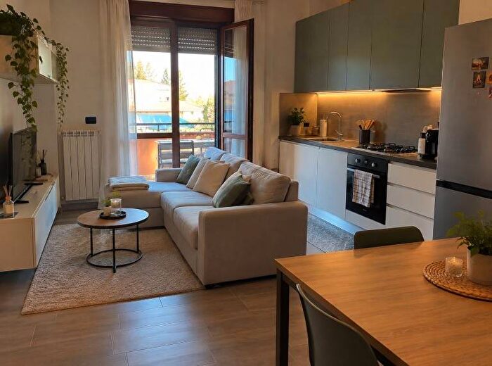 Appartamento bilocale in affitto in Via Giacomo Matteotti, Centro, Lonate Pozzolo