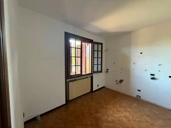 Casa con 6 locali in affitto in Suzzara