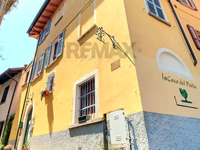 Casa quadrilocale in vendita in Via XX Settembre, Dervio