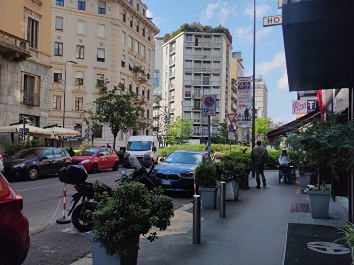 Appartamento bilocale in affitto in Via Napo Torriani, Centrale, Milano