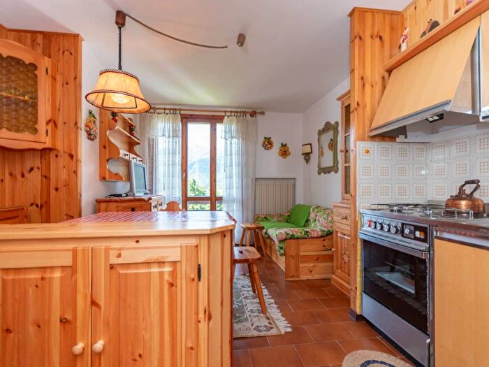 Appartamento trilocale in affitto in Via Favè, Pozza Di Fassa, San Giovanni di Fassa