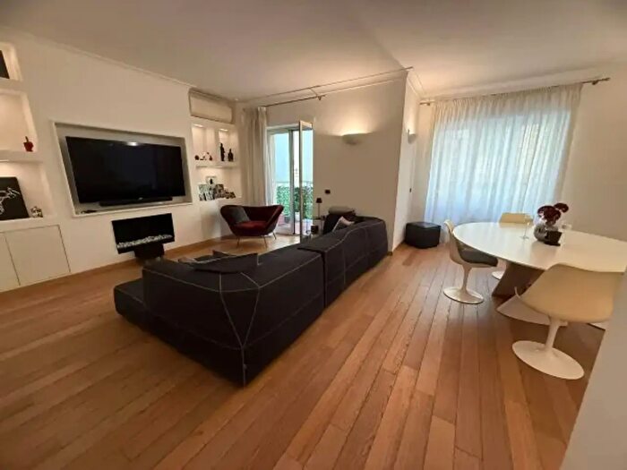 Appartamento trilocale in affitto in Via Cilea, Napoli