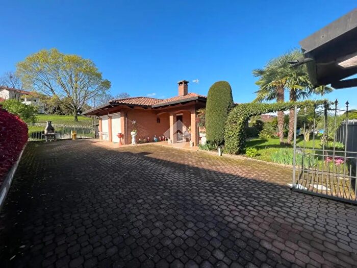 Casa quadrilocale in vendita in Via Porta Pia, Cuceglio