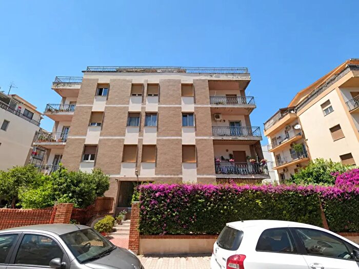 Appartamento con 5 locali in vendita in Via Libeccio, Cagliari