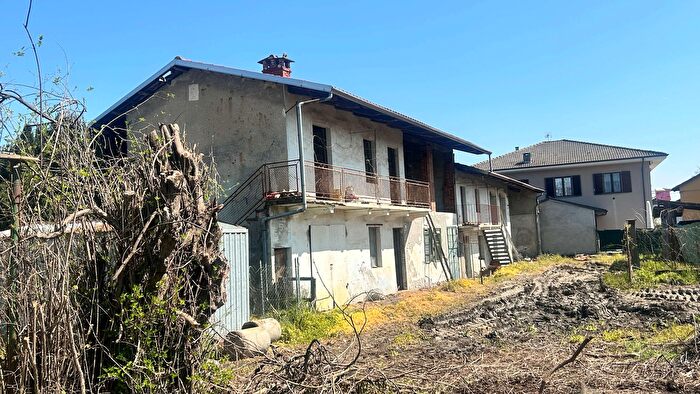 Casa con 5 locali in vendita in Macello