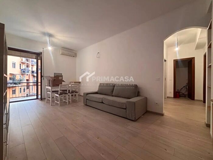Appartamento trilocale in affitto in Via Mincio, Milano