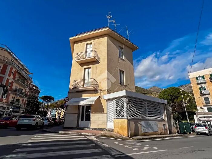 Appartamento bilocale in vendita in Via Emanuele Filiberto, Formia