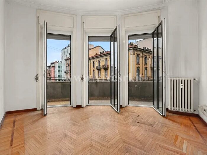 Appartamento quadrilocale in vendita in Via Alfonso Lamarmora, Milano