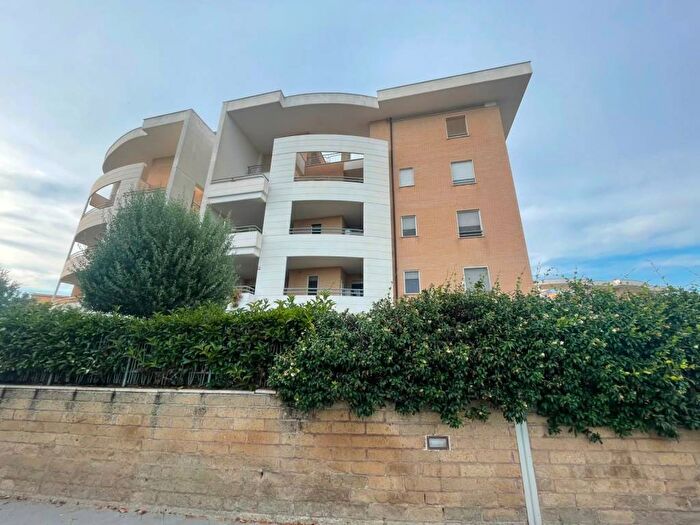 Appartamento quadrilocale in affitto in Via Daniele Badiali, Acilia, Roma