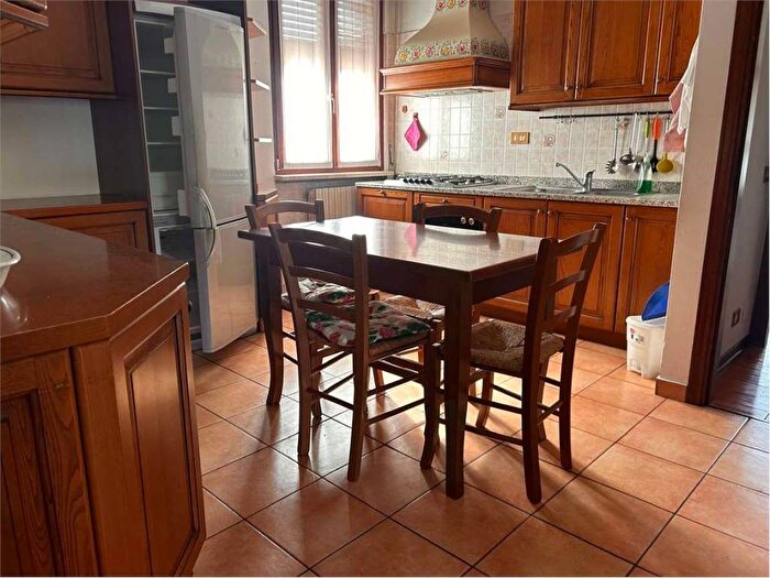 Appartamento trilocale in affitto in EDISON, Novate Milanese