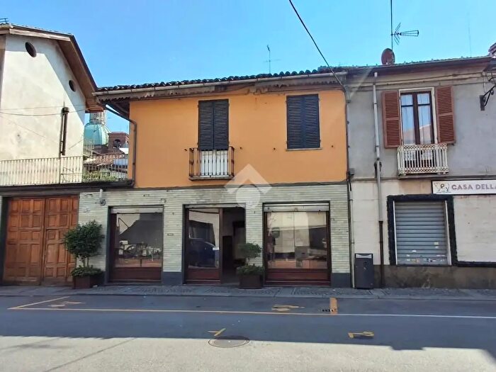 Casa con 10 locali in vendita in Corso Italia, Gassino Torinese