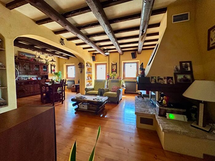 Appartamento con 7 locali in vendita in Indirizzo Via Montarice b, Loreto