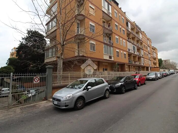 Appartamento quadrilocale in vendita in Via S Martino della Battaglia, Brindisi