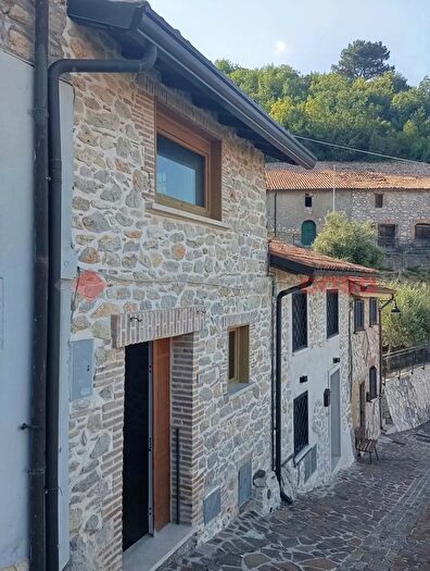 Casa bilocale in vendita in Via delle Stramaie, Vallinfreda