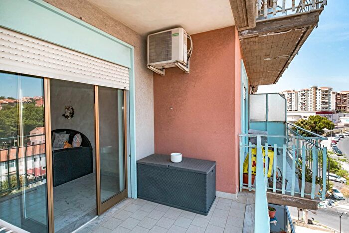 Appartamento con 5 locali in vendita in Viale Nitta P, Catania